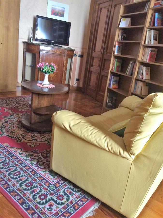 Oscar Apartment เนเปิลส์ ภายนอก รูปภาพ